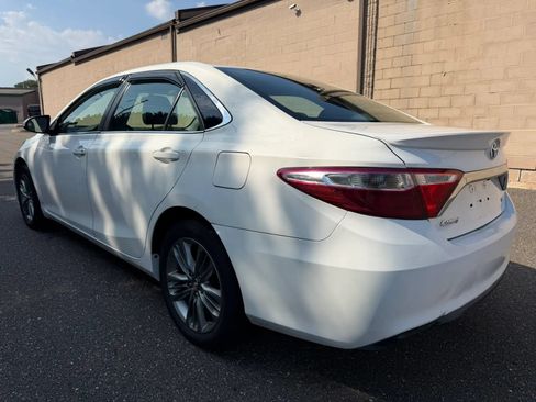 Used 2017 Toyota Camry SE FWD image 5