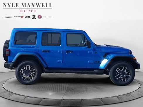 New 2026 Jeep Wrangler Unlimited Sahara AWD/4WD image 17