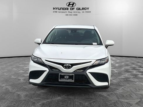Used 2023 Toyota Camry SE image 2