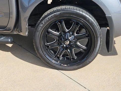 Used 2020 Nissan Frontier SV w/ Midnight Edition Floor Mats image 9