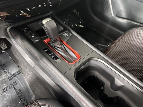 New 2025 Nissan Kicks SR AWD/4WD image 28