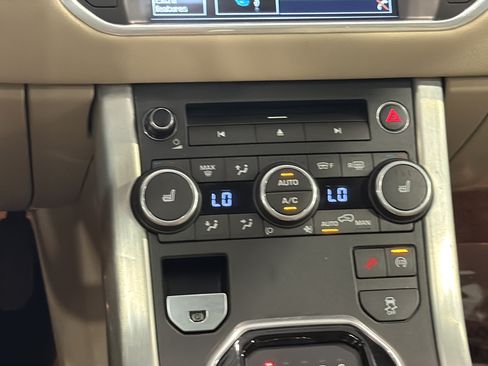 Used 2015 Land Rover Range Rover Evoque Pure Plus AWD/4WD image 35