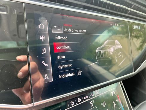 Used 2022 Audi Q8 Premium AWD/4WD image 35
