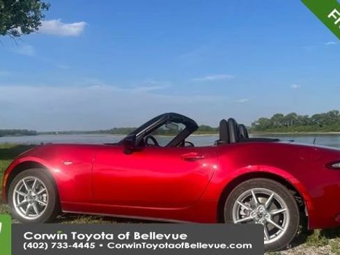Used 2016 MAZDA MX-5 Miata Sport RWD image 6