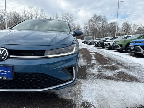 Used 2025 Volkswagen Jetta S image 9