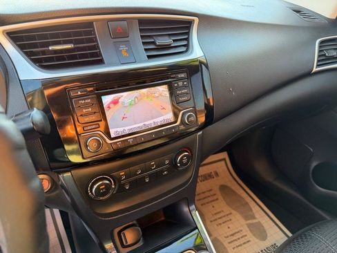 Used 2017 Nissan Sentra SR FWD image 35