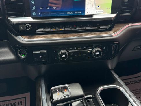 Used 2023 Chevrolet Silverado 1500 LT AWD/4WD image 47