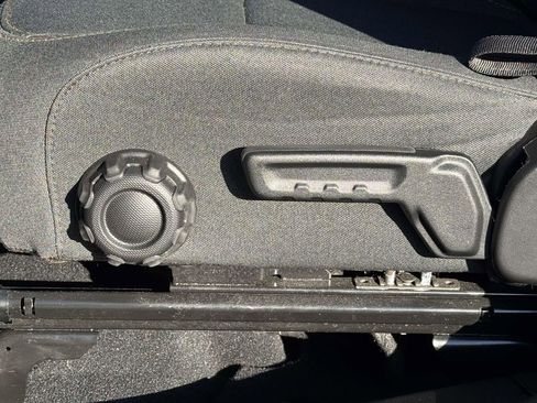 Used 2024 Jeep Gladiator Sport image 29