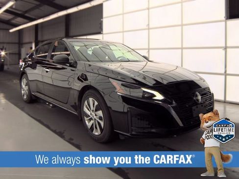 Used 2024 Nissan Altima 2.5 S FWD image 2