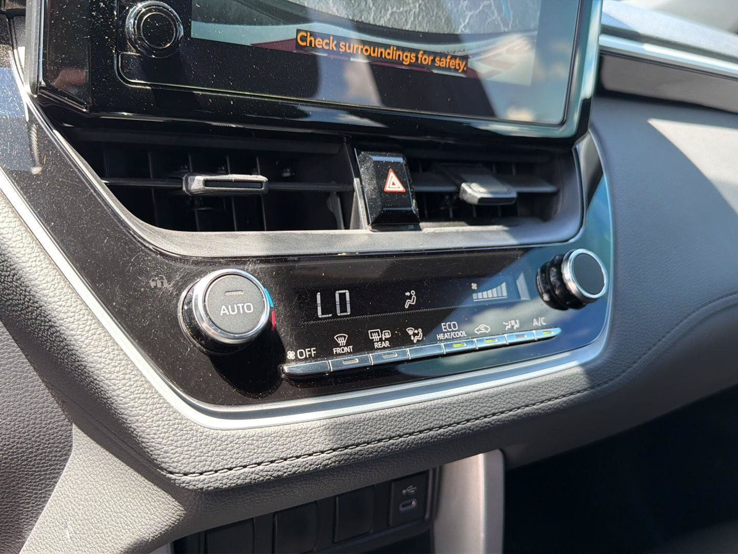 Used 2025 Toyota Corolla Cross AWD Hybrid image 25
