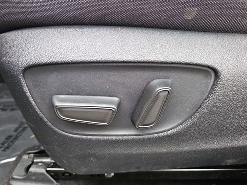 Used 2023 Toyota Highlander LE image 12