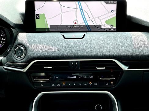 Used 2025 MAZDA CX-70 Plug-In Hybrid w/ Premium Pkg image 28
