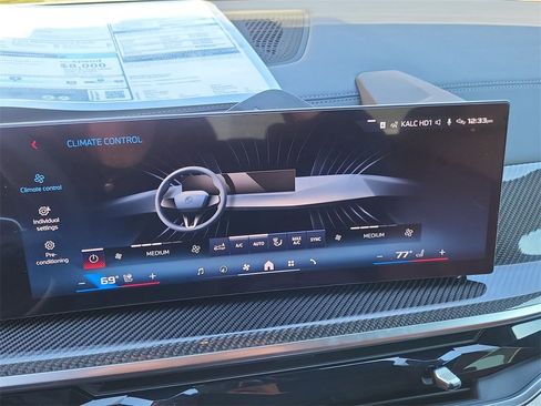 New 2026 BMW X6 M60i w/ Climate Comfort Package image 28