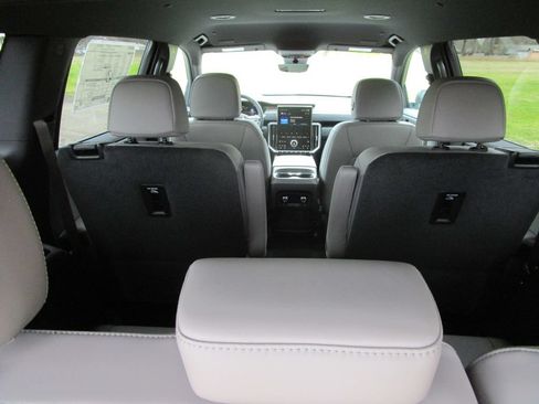 New 2026 GMC Acadia Elevation w/ Elevation Premium Package FWD image 13