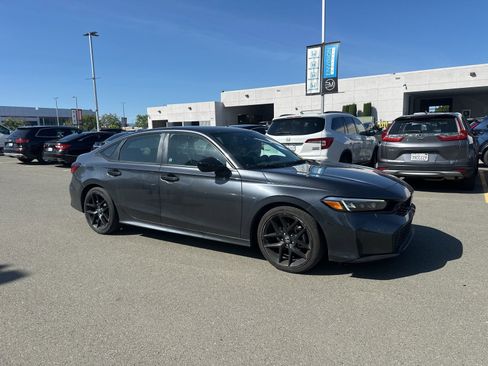 Used 2025 Honda Civic Sport image 2