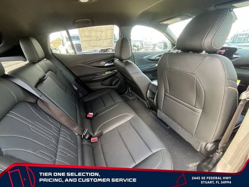 New 2026 Buick Envista Avenir FWD image 18