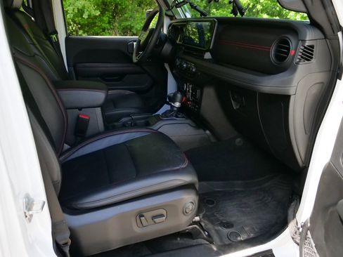Used 2024 Jeep Wrangler Unlimited Rubicon AWD/4WD image 49