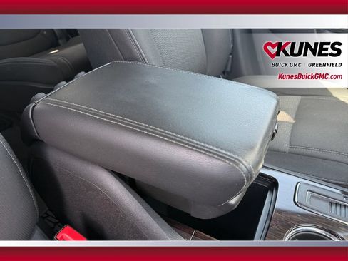 Used 2015 Chevrolet Traverse LT w/ Style and Technology Package FWD image 46