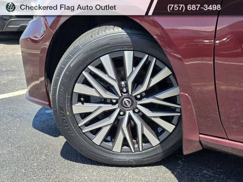 Used 2023 Nissan Altima 2.5 SV w/ SV Premium Package FWD image 9