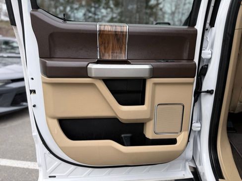 Used 2018 Ford F150 Lariat image 25