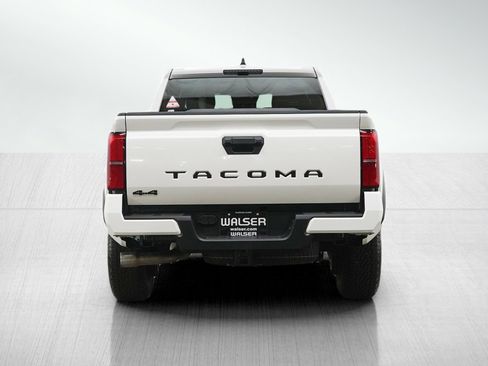 Used 2025 Toyota Tacoma TRD Off-Road AWD/4WD image 4