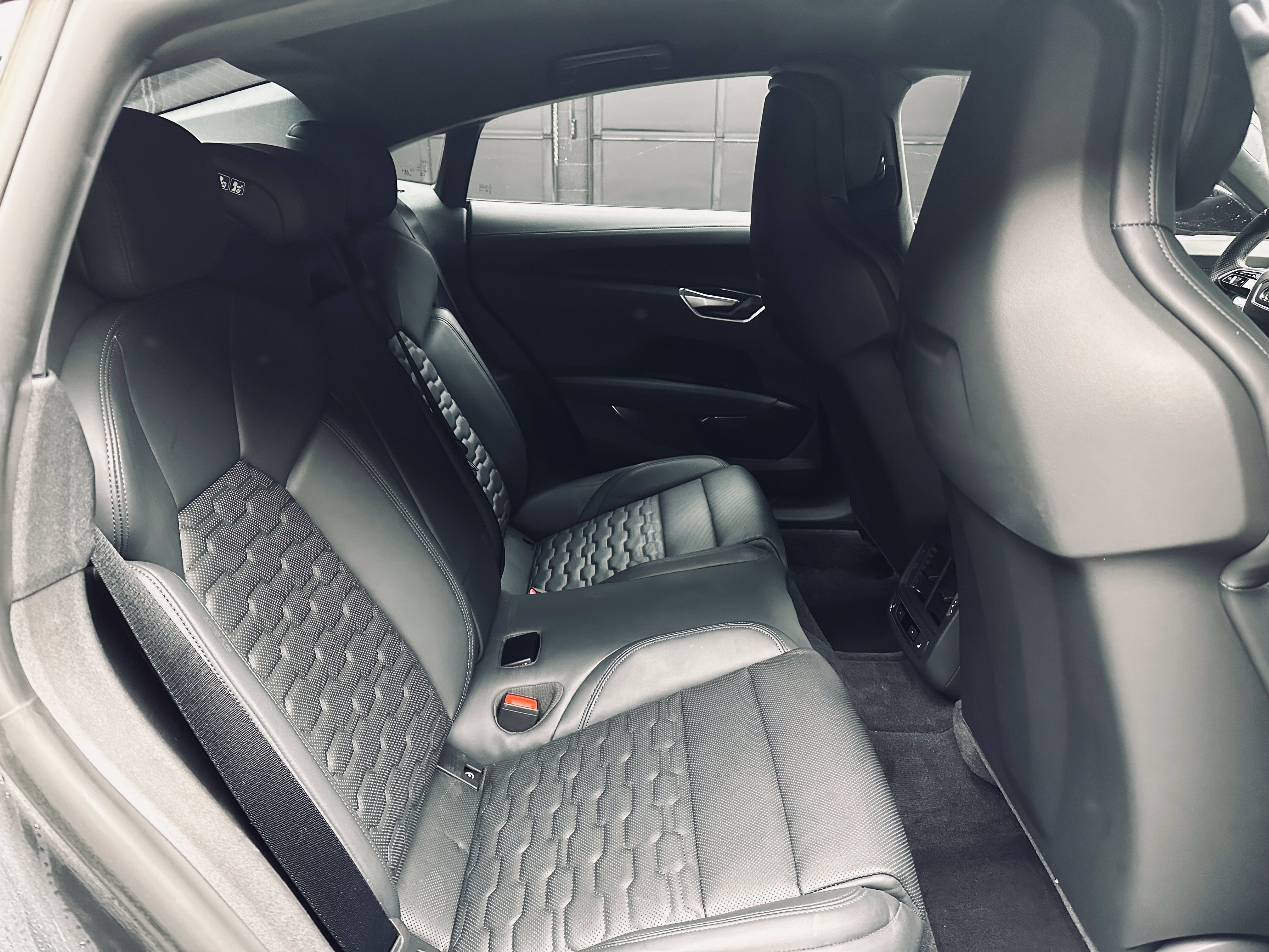 Used 2023 Audi RS e-tron GT w/ Carbon Performance Package AWD/4WD image 20