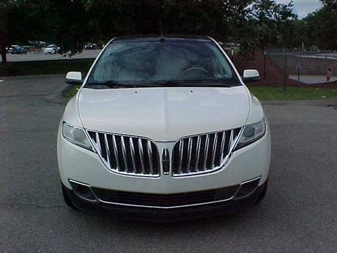 Used 2013 Lincoln MKX AWD image 26