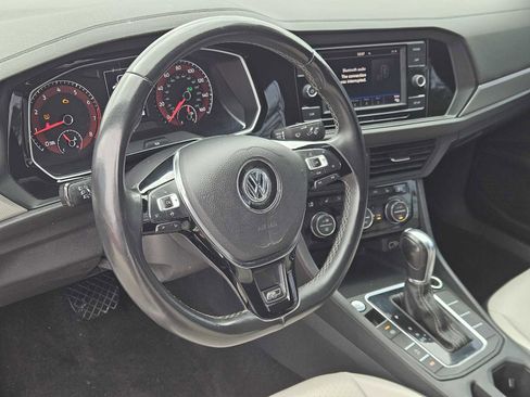 Used 2019 Volkswagen Jetta R-Line image 2