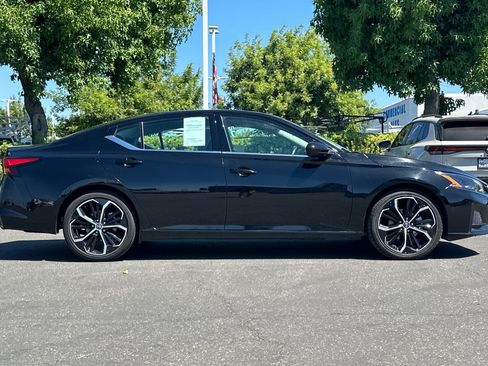 Certified 2024 Nissan Altima 2.5 SR FWD image 3
