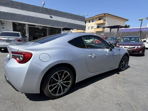 Used 2020 Toyota 86 RWD image 2