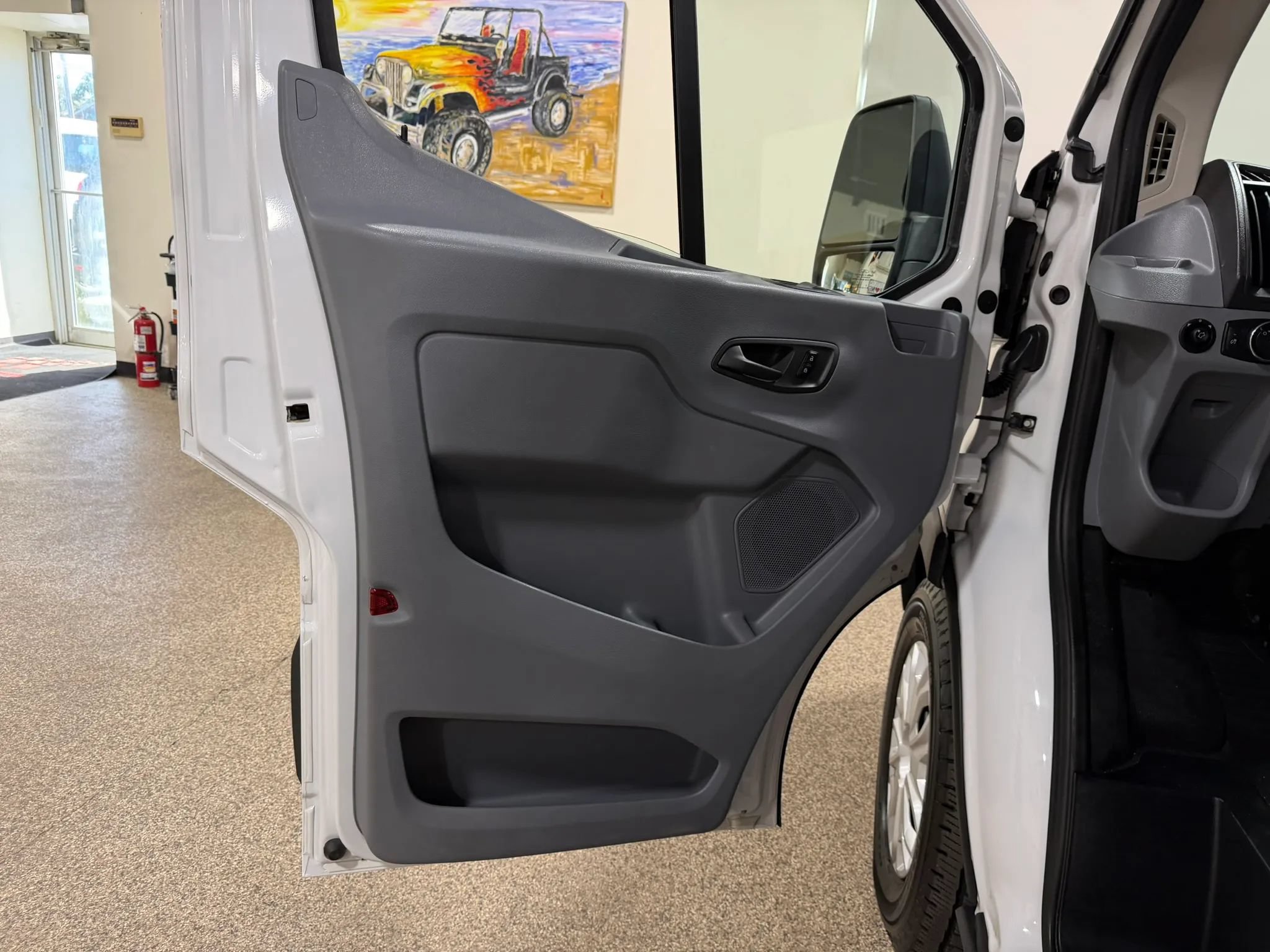 Used 2015 Ford Transit 150 XL RWD image 22