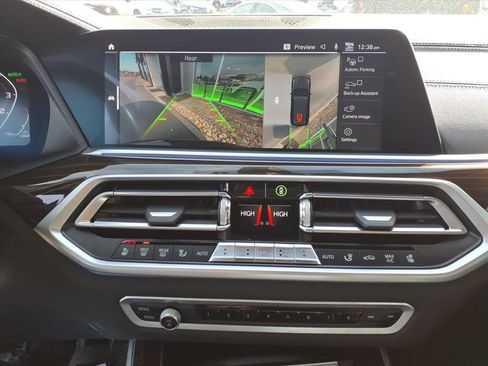 Used 2020 BMW X7 M50i w/ Luxury Seating Package image 23