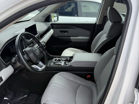 Certified 2024 Honda Pilot Elite image 16