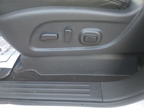 Used 2018 Nissan Titan PRO-4X image 12