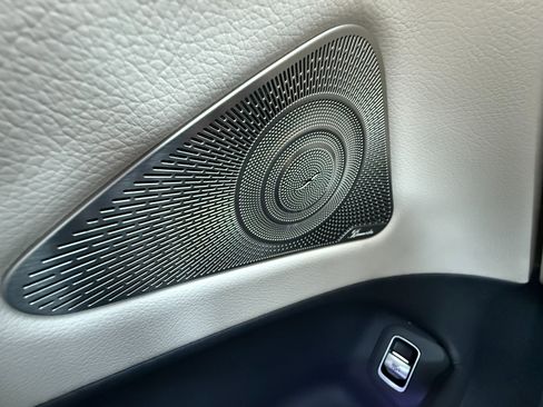 Used 2022 Mercedes-Benz S 580 S580 4MATIC w/ AMG Line Package image 27