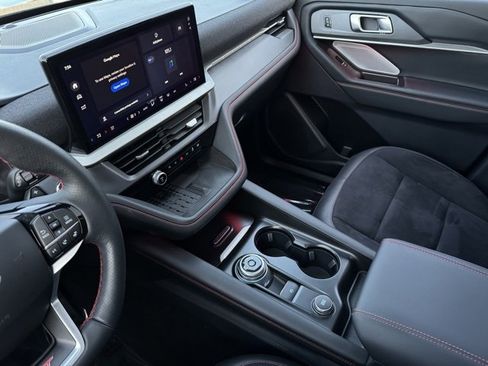 Certified 2025 Ford Explorer ST image 17