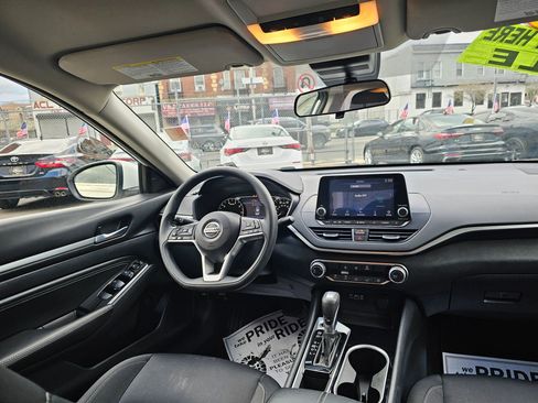 Used 2021 Nissan Altima 2.5 SV image 16