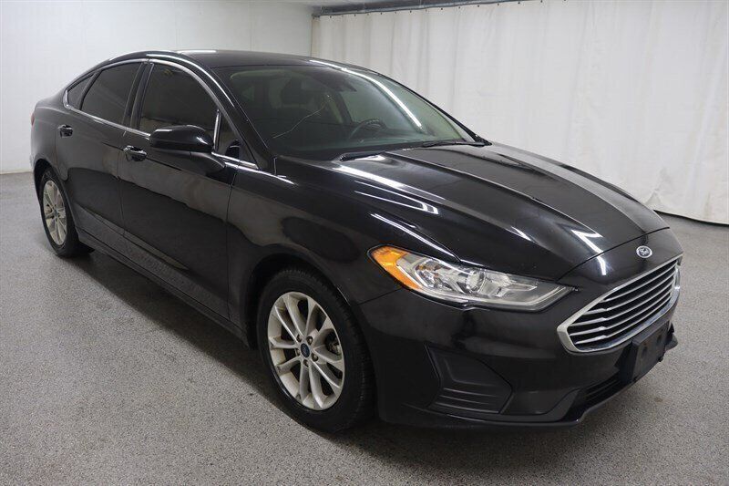 Used 2020 Ford Fusion SE FWD image 1