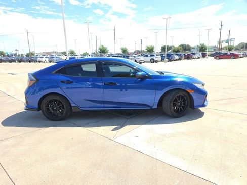 Used 2017 Honda Civic Sport image 2