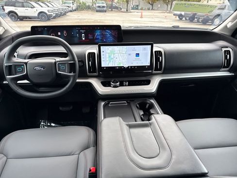 Used 2025 Ford Expedition Max Active image 6