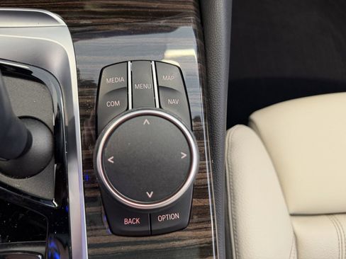 Used 2023 BMW 540i xDrive w/ Convenience Package image 30