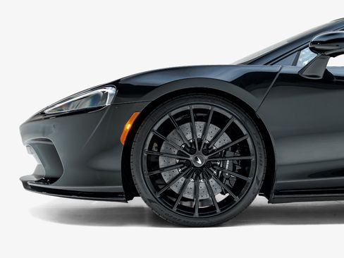 Used 2023 McLaren GT RWD image 18