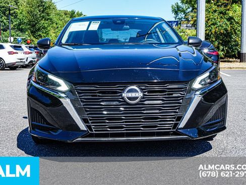 Used 2025 Nissan Altima 2.5 SV FWD image 9