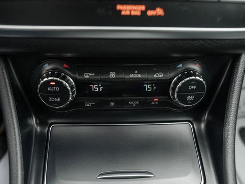 Used 2018 Mercedes-Benz GLA 250 4MATIC image 31