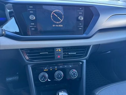 Certified 2023 Volkswagen Taos SE w/ Panoramic Sunroof Package image 24