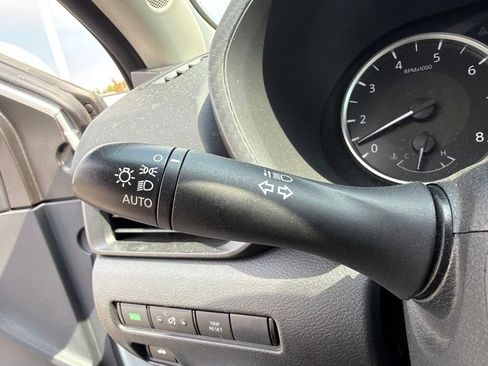Used 2024 Nissan Sentra S FWD image 27
