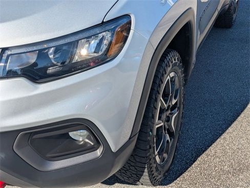 Used 2024 Jeep Compass Trailhawk image 9