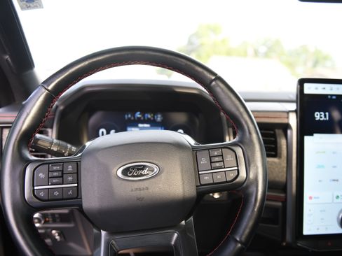 Used 2022 Ford Expedition Limited RWD image 22