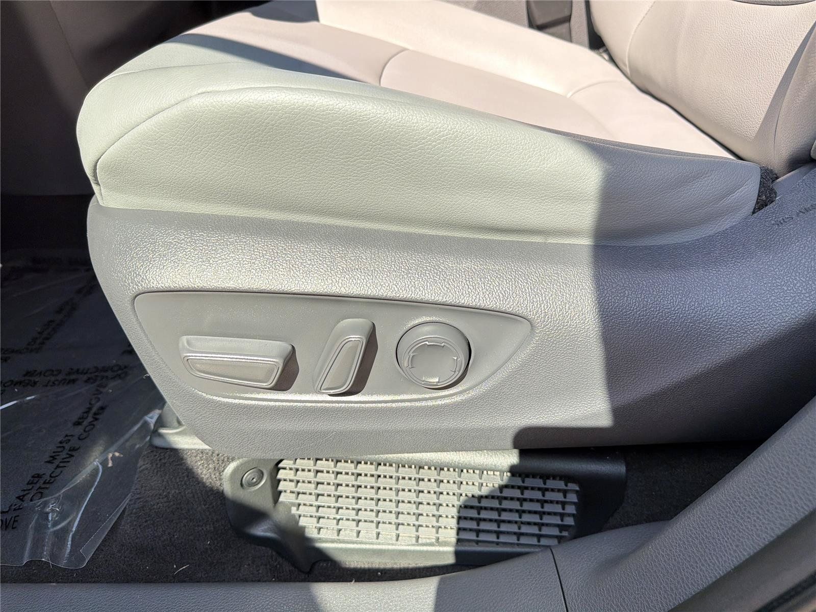 Used 2021 Toyota Sienna XLE FWD image 13
