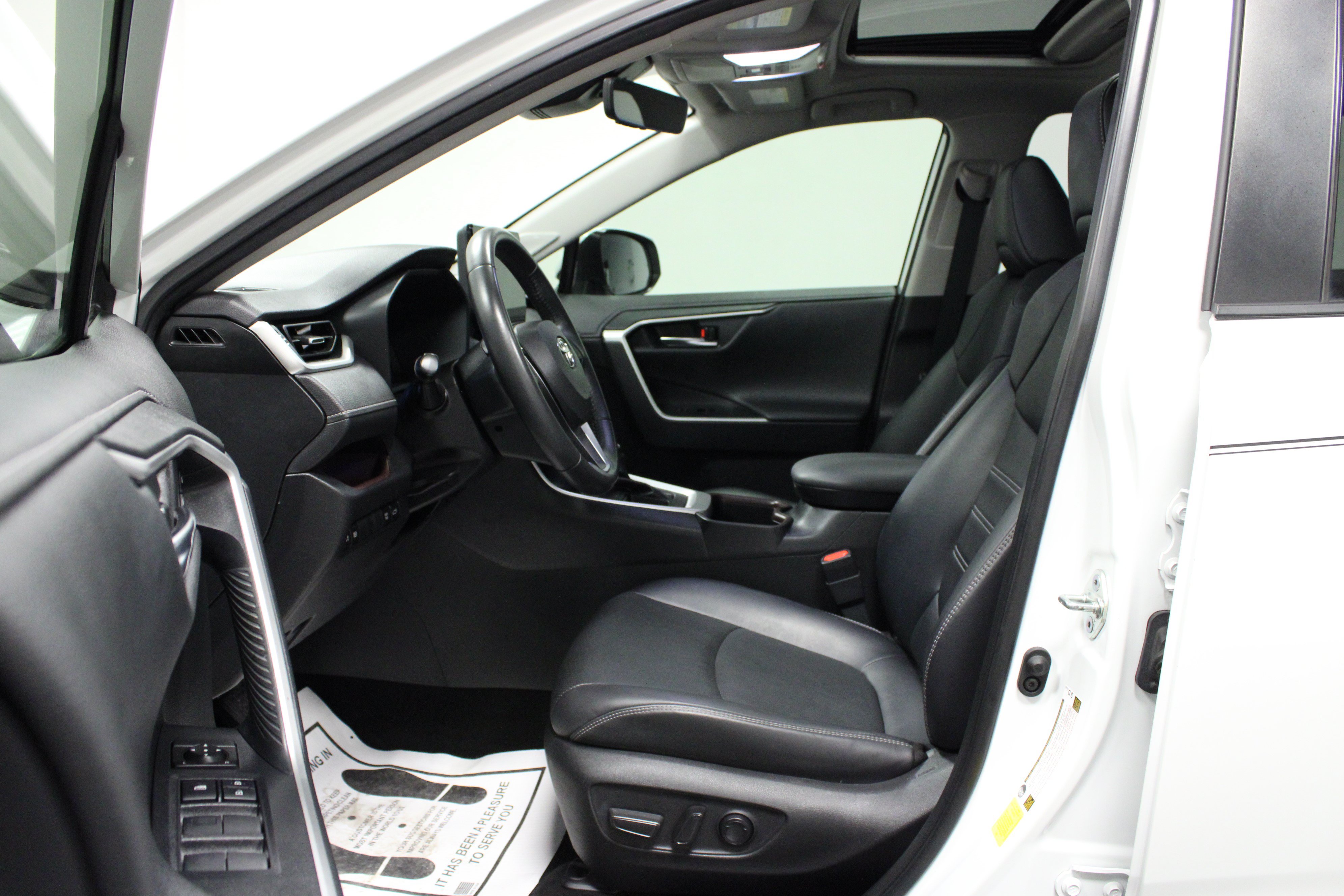 Used 2023 Toyota RAV4 Limited FWD image 12